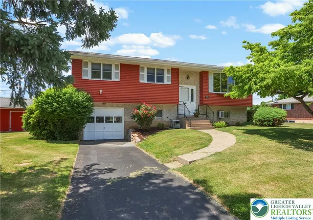 Homes for sale in Bethlehem Twp, PA | 1461 1st St, Bethlehem Twp, PA 18020 | MLS# 779123