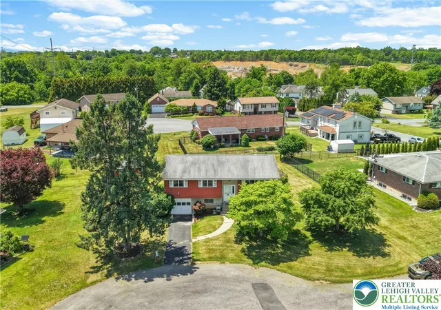 Homes for sale in Bethlehem Twp, PA | 1461 1st St, Bethlehem Twp, PA 18020 | MLS# 779123