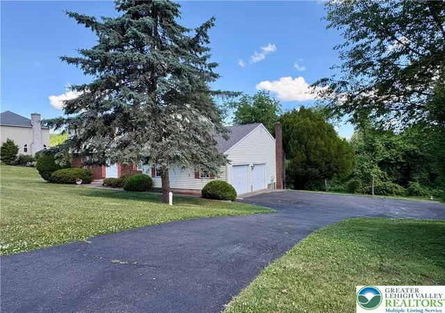 2nd image of 5705 Bel Air Dr, Coopersburg, PA 18036 | MLS# 779245