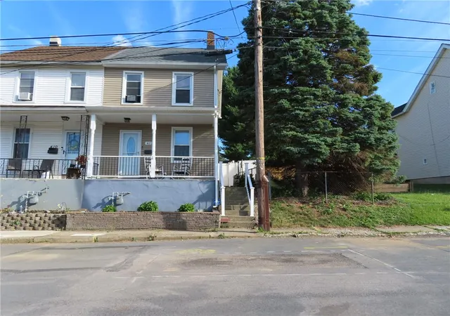 1st image of 412 3rd St, Easton, PA 18042 | MLS# 779474