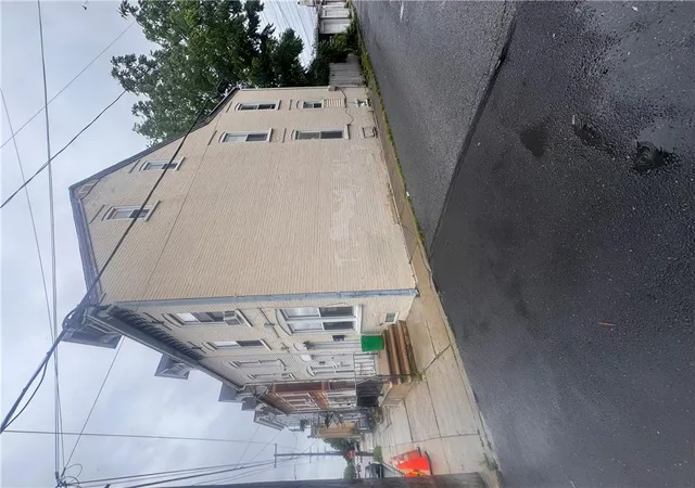Homes for sale in Allentown City, PA | 335 14Th St, Allentown City, PA 18102 | MLS# 779353