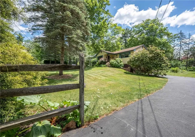 Homes for sale in Tobyhanna Twp, PA | 5226 Beechwood Rd, Tobyhanna Twp, PA 18610 | MLS# 779477