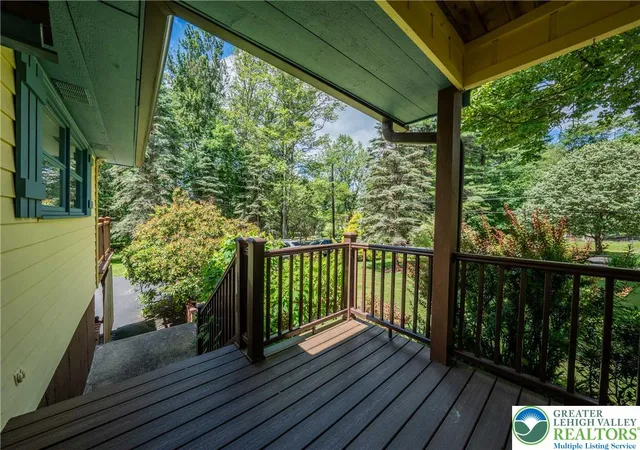 Homes for sale in Tobyhanna Twp, PA | 5226 Beechwood Rd, Tobyhanna Twp, PA 18610 | MLS# 779477