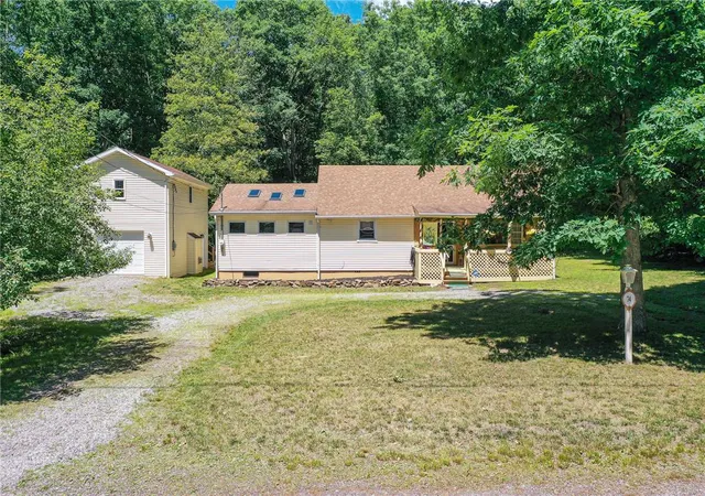 3rd image of 74 Lake Dr, White Haven, PA 18661 | MLS# 778556