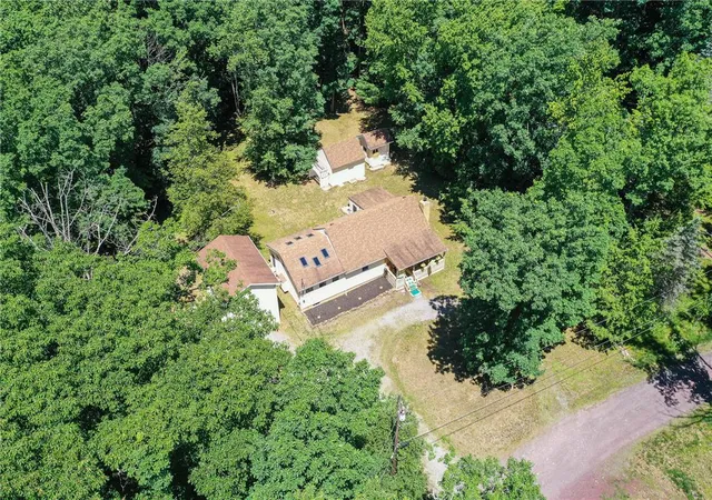 4th image of 74 Lake Dr, White Haven, PA 18661 | MLS# 778556
