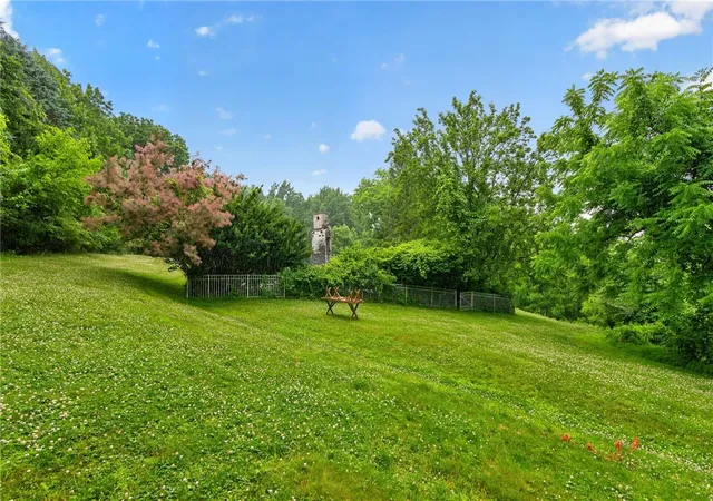2nd image of 4956 Chestnut Hill Rd, Center Valley, PA 18034 | MLS# 779071