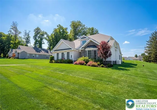 Homes for sale in Springfield Twp, PA | 7733 Valor Dr, Springfield Twp, PA 18036 | MLS# 778591
