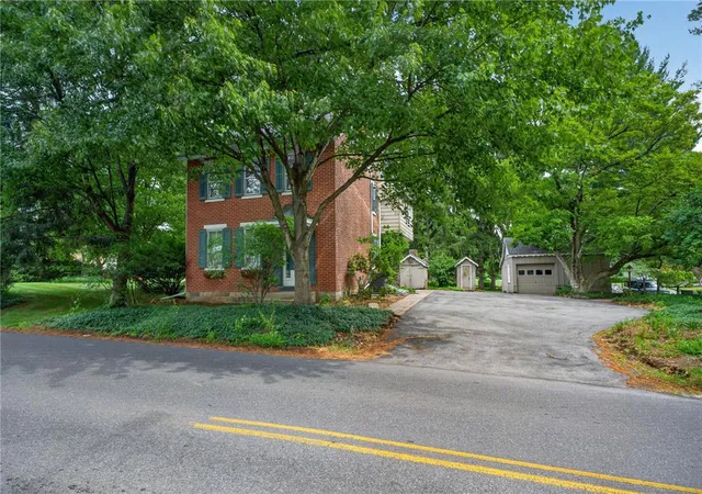 Photo 3 of Single family home for sale at 765 E Macada Rd, Bethlehem, PA 18017 | MLS# 779380 | Listing updated on 2026-07-30