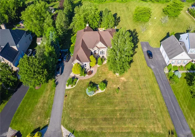 Homes for sale in Bushkill Twp, PA | 123 Chase Hollow Dr, Bushkill Twp, PA 18064 | MLS# 779468