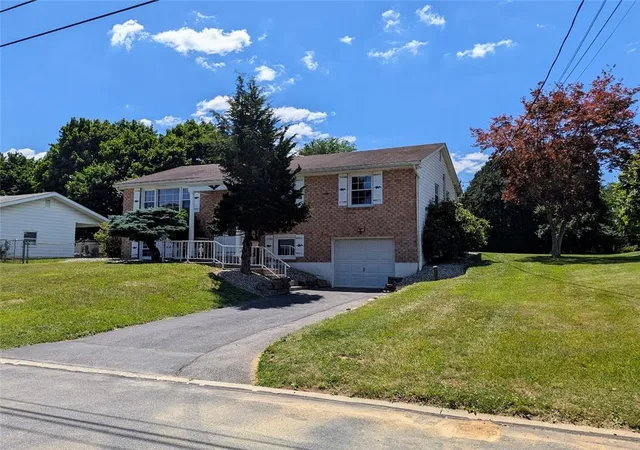 2nd image of 2650 Clover Dr, Easton, PA 18045 | MLS# 779122