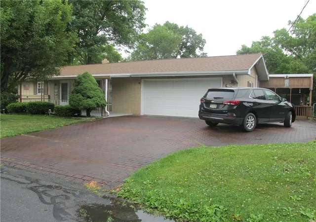 Homes for sale in Slatington Boro, PA | 1026 Oakhurst Dr, Slatington Boro, PA 18080 | MLS# 779557
