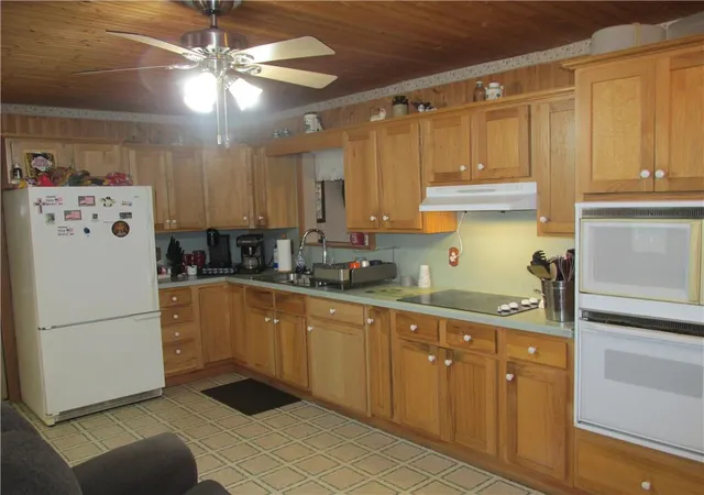 Homes for sale in Slatington Boro, PA | 1026 Oakhurst Dr, Slatington Boro, PA 18080 | MLS# 779557