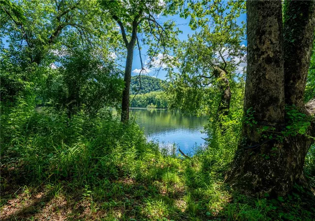 Photo 3 of Single family home for sale at 44 Island Rd, Mount Bethel, PA 18343 | MLS# 779570 | Listing updated on 2026-07-24