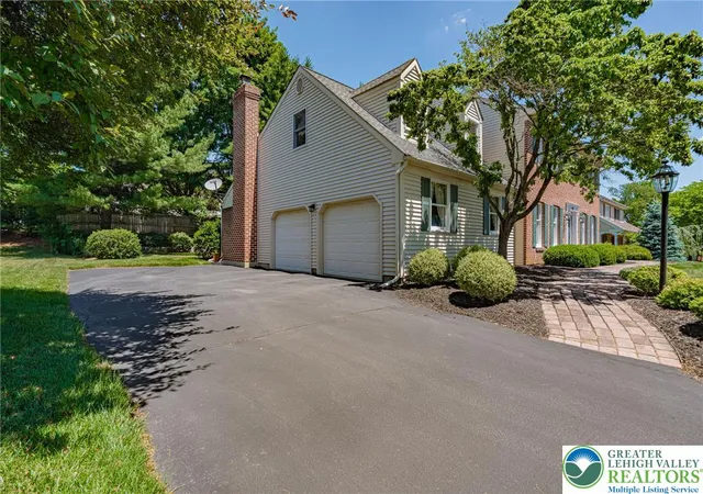 2nd image of 4855 Meadowview Dr, Macungie, PA 18062 | MLS# 778873