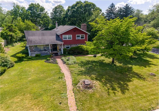Homes for sale in New Britain Twp, PA | 36 Schoolhouse Rd, New Britain Twp, PA 18914 | MLS# 779418