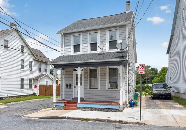 Homes for sale in Bethlehem City, PA | 21 E Ettwein St, Bethlehem City, PA 18018 | MLS# 779419