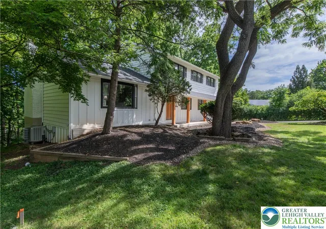 4th image of 2011 Greenwood Rd, Allentown, PA 18103 | MLS# 779446