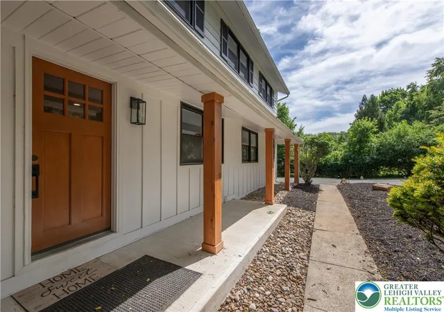 5th image of 2011 Greenwood Rd, Allentown, PA 18103 | MLS# 779446