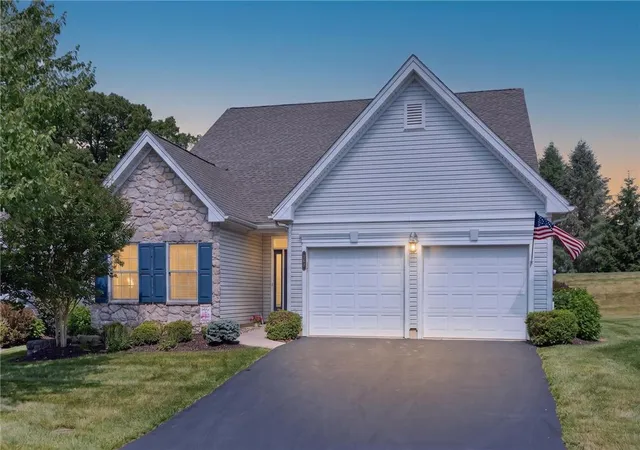 2nd image of 162 Glenmoor Cir N, Easton, PA 18045 | MLS# 779490