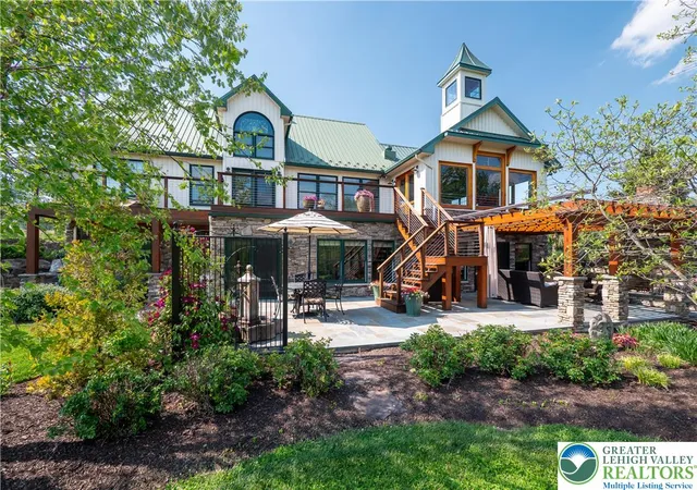 Homes for sale in East Allen Twp, PA | 5136 Old Carriage Rd, East Allen Twp, PA 18067 | MLS# 776908