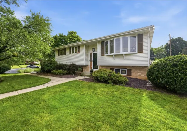 Photo 2 of Sale Pending at 32 Robert Dr, Allentown, PA 18104 | MLS# 779620 | Listing updated on 2026-07-02