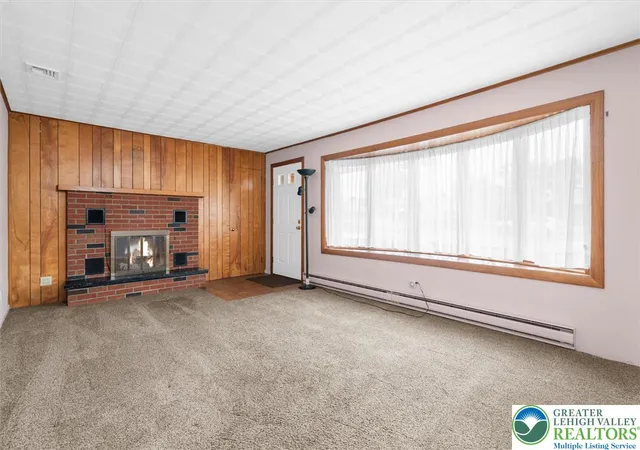 Homes for sale in Upper Macungie Twp, PA | 5824 Holiday Dr, Upper Macungie Twp, PA 18104 | MLS# 779545