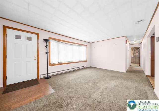 Homes for sale in Upper Macungie Twp, PA | 5824 Holiday Dr, Upper Macungie Twp, PA 18104 | MLS# 779545