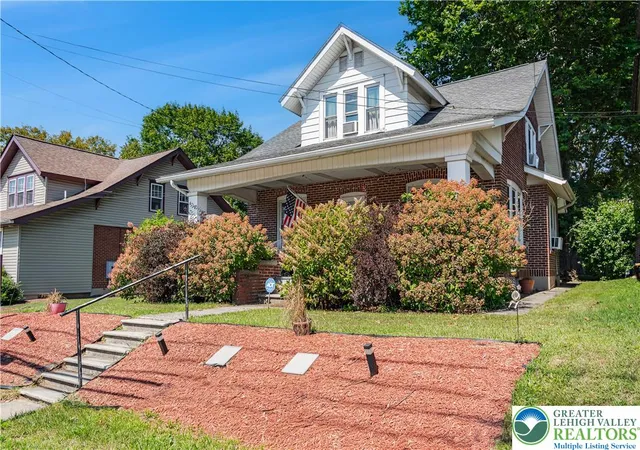 4th image of 213 E Main St, Macungie, PA 18062 | MLS# 779625