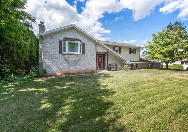Homes for sale in South Whitehall Twp, PA | 2057 Grove St, South Whitehall Twp, PA 18104 | MLS# 779578