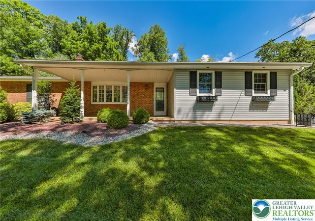 Homes for sale in Palmer Twp, PA | 3557 Southwood Dr, Palmer Twp, PA 18045 | MLS# 779668