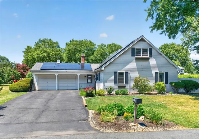 3rd image of 1319 Warba Dr, Allentown, PA 18104 | MLS# 779697