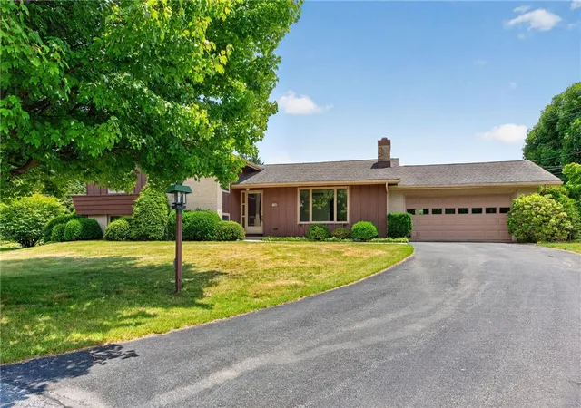 Homes for sale in Bethlehem Twp, PA | 3548 Ironstone Ct, Bethlehem Twp, PA 18020 | MLS# 779718