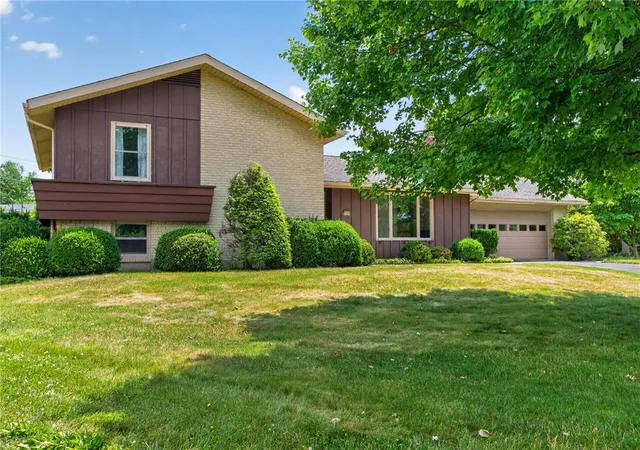 Homes for sale in Bethlehem Twp, PA | 3548 Ironstone Ct, Bethlehem Twp, PA 18020 | MLS# 779718