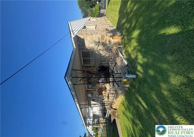 Homes for sale in Hellertown, PA | 880 New York Ave, Hellertown, PA 18055 | MLS# 779727