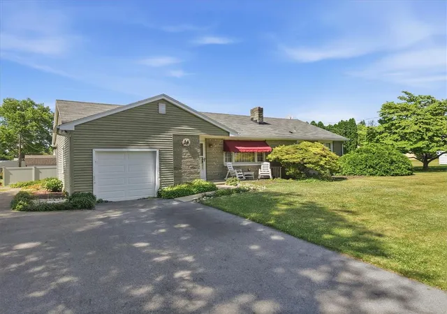 3rd image of 3779 Sycamore Dr, Easton, PA 18045 | MLS# 779654