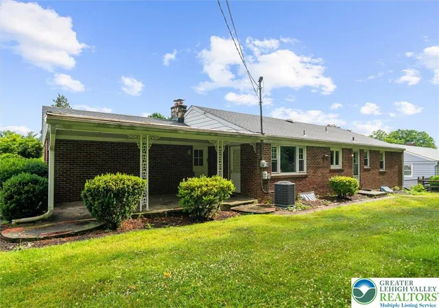 Homes for sale in Bethlehem City, PA | 243 Flagstone, Bethlehem City, PA 18017 | MLS# 779396