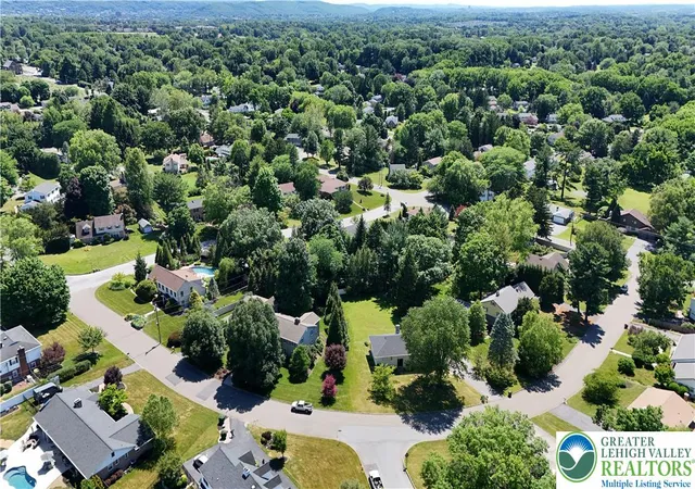 Homes for sale in Bethlehem, PA | 3325 Green Meadow Dr, Bethlehem, PA 18017 | MLS# 779389