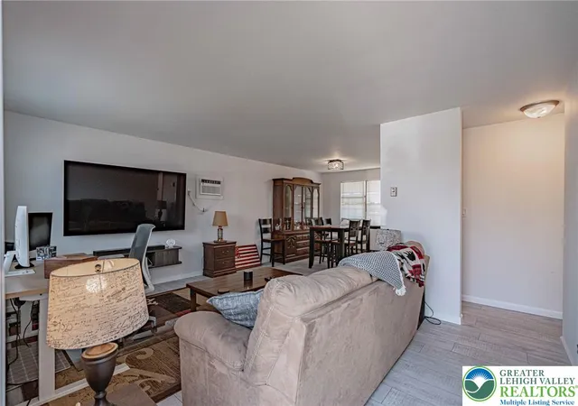 5th image of 25 N 8Th St, Emmaus Boro, PA 18049 | MLS# 779753