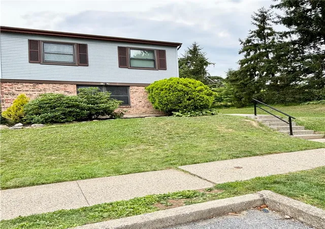 Homes for sale in South Whitehall Twp, PA | 1726 Saratoga Ct, South Whitehall Twp, PA 18104 | MLS# 779767