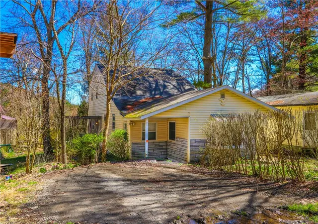2nd image of 107 Royal Ln, Eldred Twp, PA 18058 | MLS# 779777