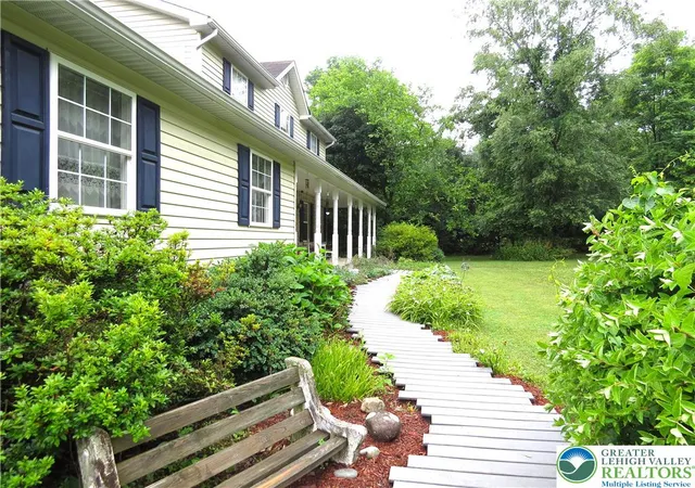 Homes for sale in Upper Mt Bethel Twp, PA | 477 Quiet Valley Rd, Upper Mt Bethel Twp, PA 18343 | MLS# 779156