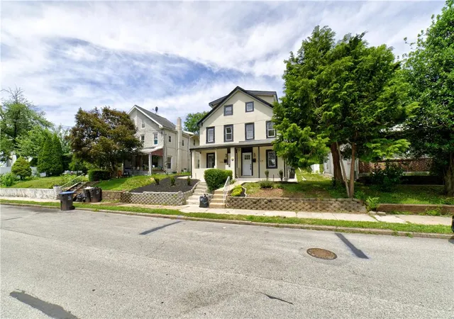 2nd image of 1715 Willow St, Norristown, PA 19401 | MLS# 779610