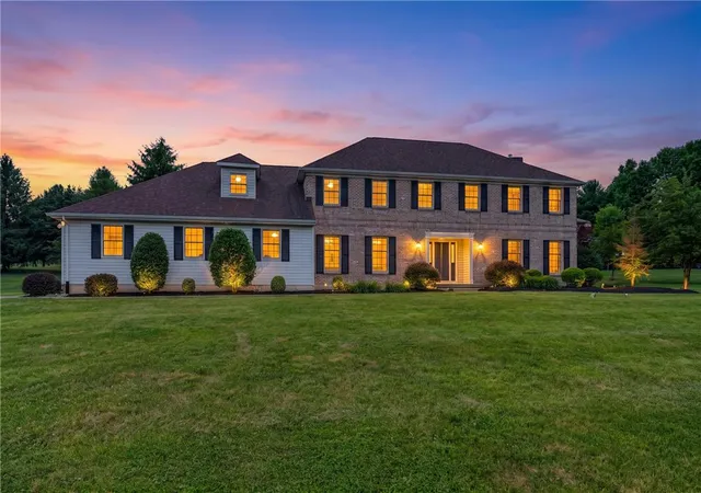 3rd image of 5642 Limeport Rd, Emmaus, PA 18049 | MLS# 779574