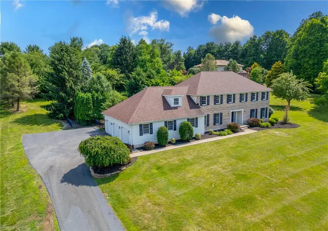 4th image of 5642 Limeport Rd, Emmaus, PA 18049 | MLS# 779574