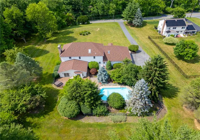 5th image of 5642 Limeport Rd, Emmaus, PA 18049 | MLS# 779574