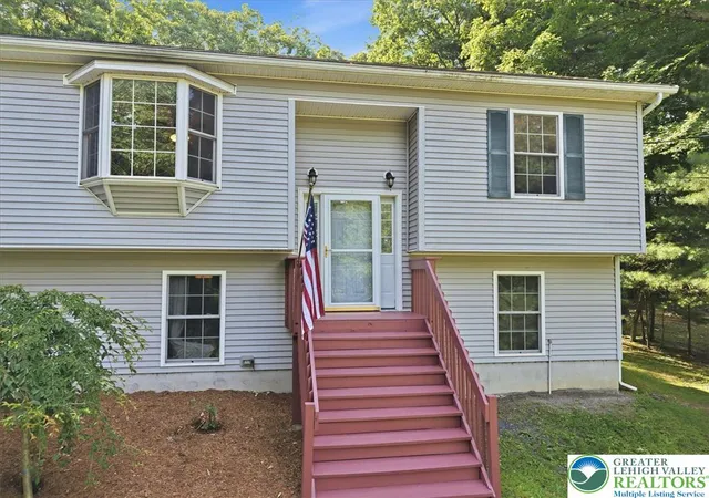 Homes for sale in Delaware Twp, PA | 128 Chestnut St, Delaware Twp, PA 18328 | MLS# 779614