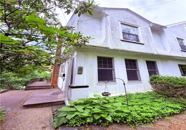 3rd image of 377 Shawnee Dr, Easton, PA 18042 | MLS# 779789