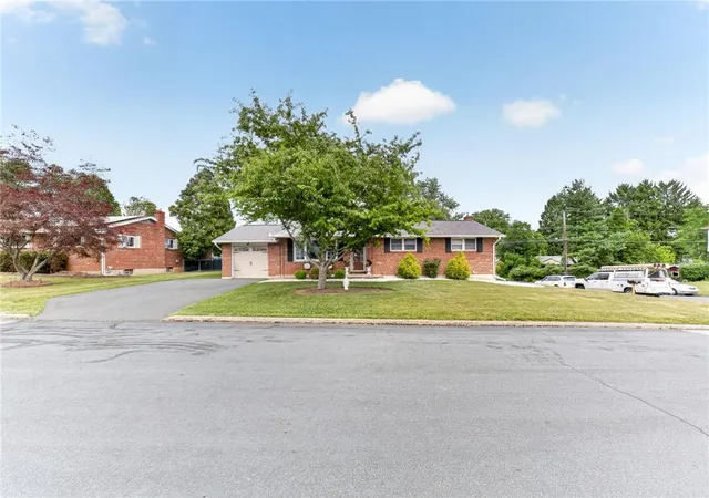 Homes for sale in Macungie, PA | 7290 Heather Rd, Macungie, PA 18062 | MLS# 779294