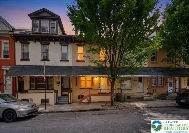 Homes for sale in Allentown City, PA | 948 W Chew St, Allentown City, PA 18102 | MLS# 779740