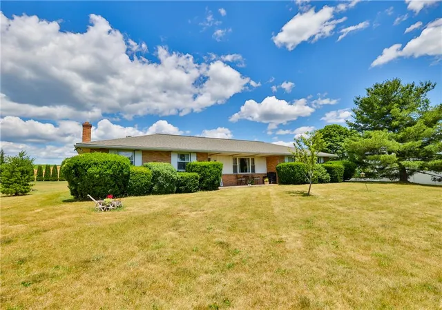 Homes for sale in North Whitehall Twp, PA | 5011 Spruce St, North Whitehall Twp, PA 18078 | MLS# 779560